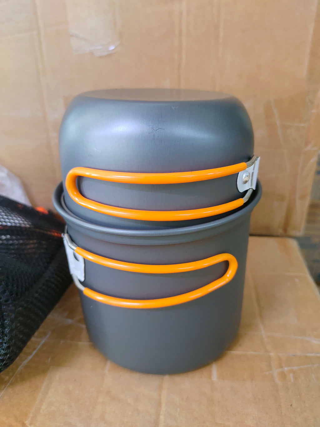 Outdoor camping pot set, made of hard aluminum alloy material, portable, 1-2 person picnic folding stove cookware set